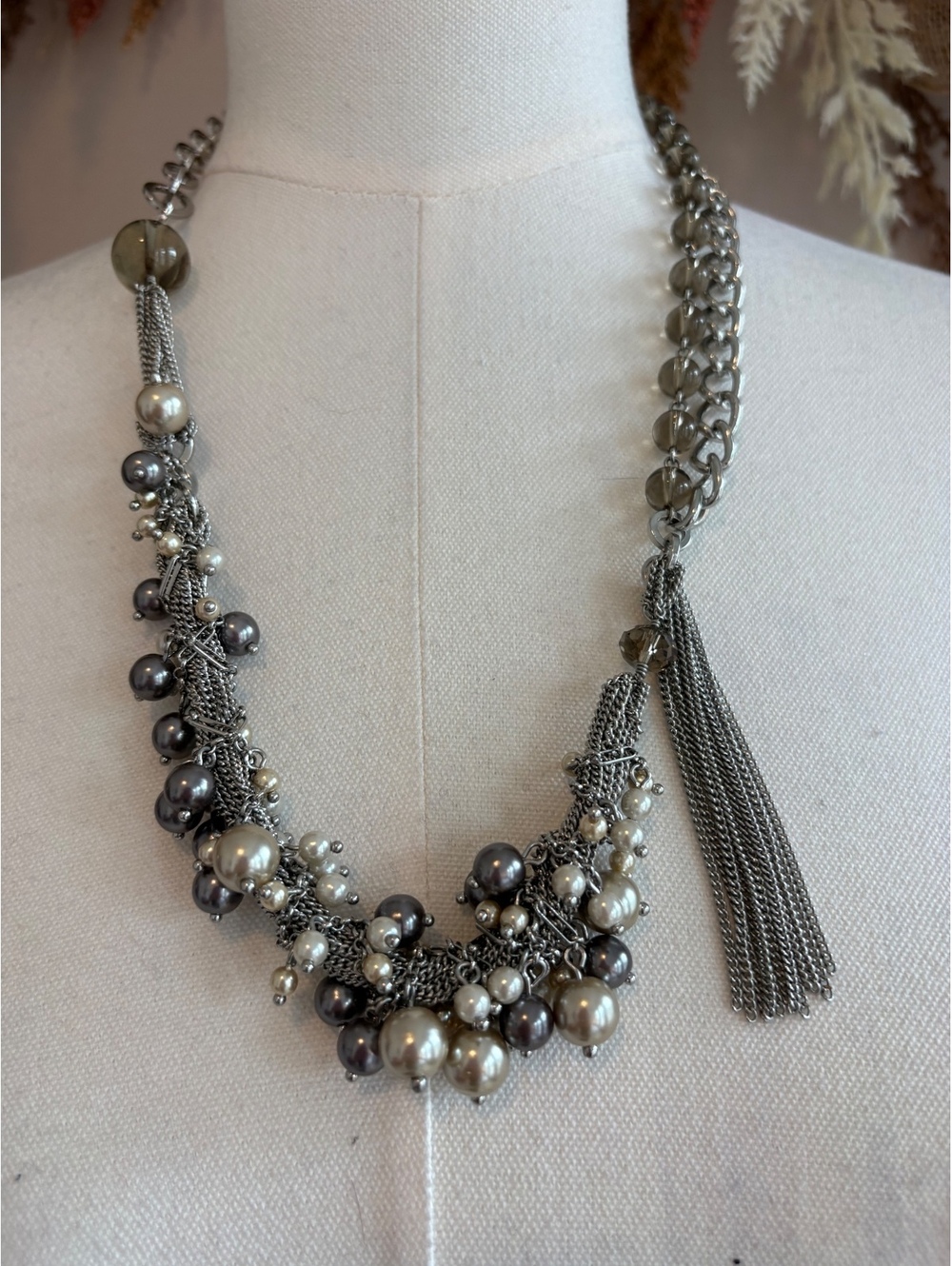Elegant Silver Chain Necklace with Mixed Pearl Accents and Tassel Detail